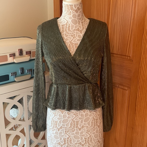 NWT June & Hudson Glitter Surplice Peplum Top - Picture 2 of 7